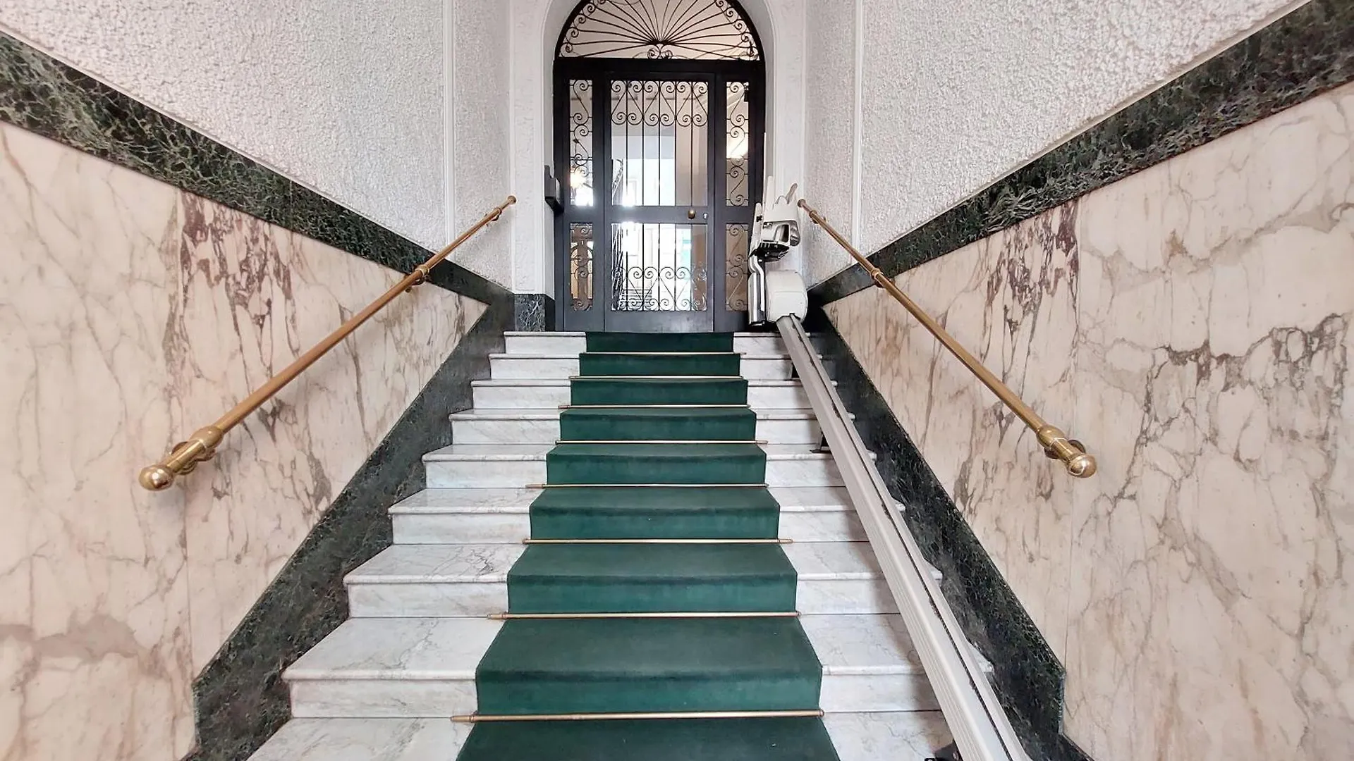 At The Vatican Ottaviano 2 Bedrooms 2 Baths Rome