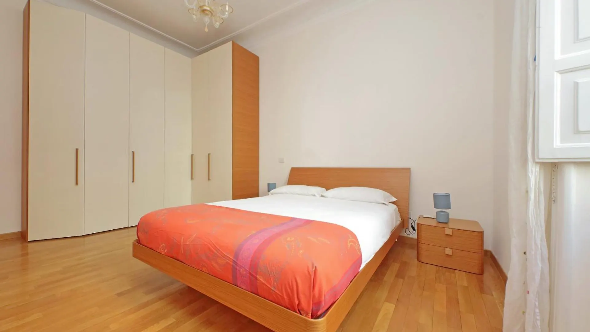 At The Vatican Ottaviano 2 Bedrooms 2 Baths Rzym 0*,  Włochy