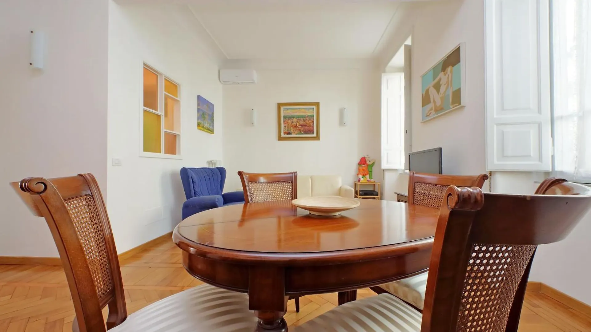 At The Vatican Ottaviano 2 Bedrooms 2 Baths Rzym Apartament