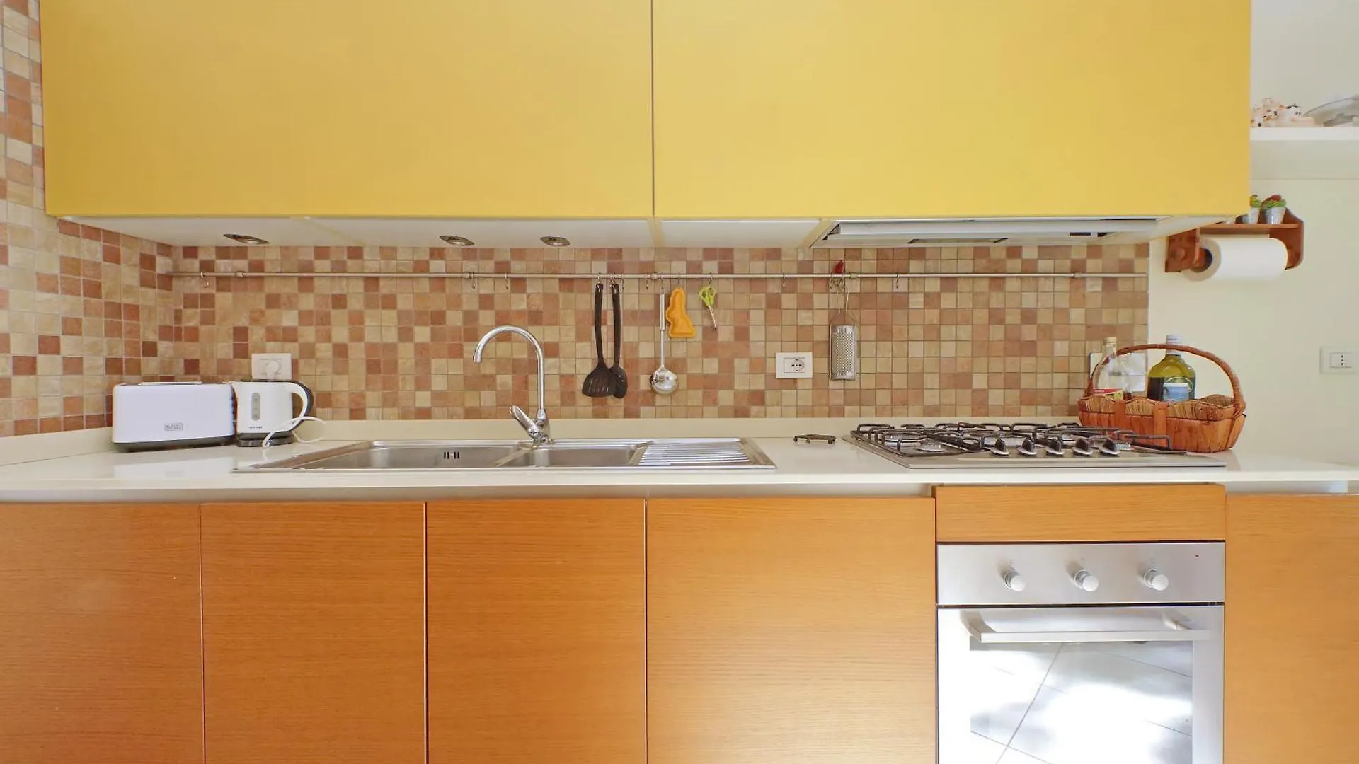 At The Vatican Ottaviano 2 Bedrooms 2 Baths Rzym